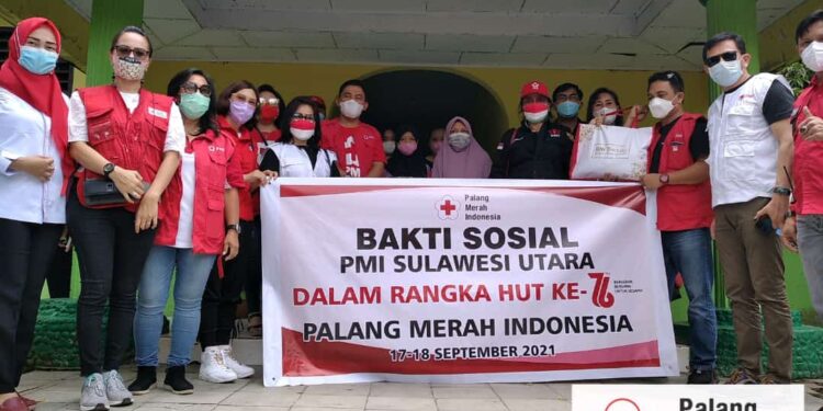 PMI KK-BM Peringati HUT Ke-76, Kapolsek Modoinding Jadi Relawan Teraktif Donor Darah