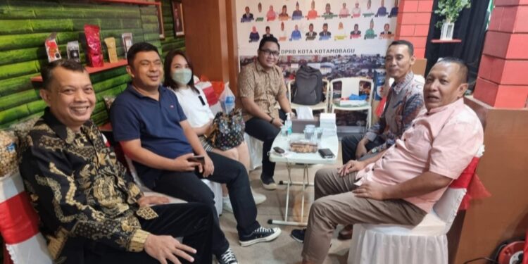 Ketua dan Seluruh Anggota DPRD Kotamobagu Turut Meriahkan Legislative SulutGo Expo 2022