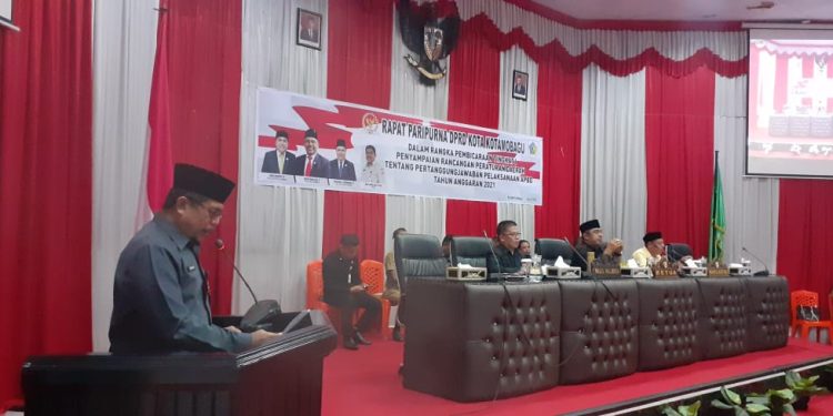 Korompot Pimpin Sidang Paripurna Tingkat I Penyampaian Pertanggungjawaban Pelaksanaan APBD 2021
