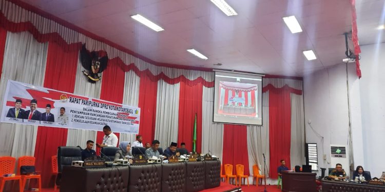 Paripurnakan Dua Agenda, Ketua Meiddy Pimpin Rapat Istimewa