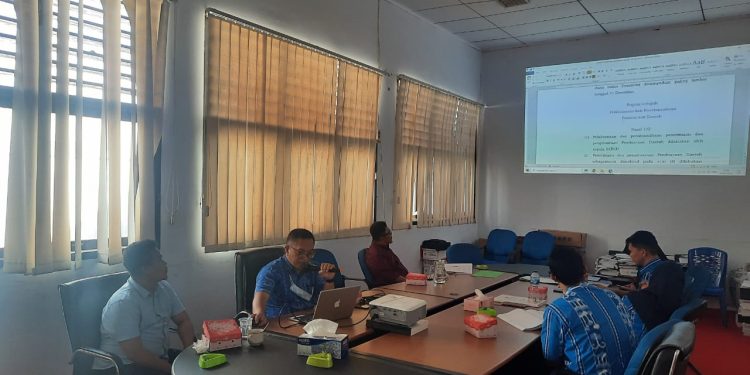 Lakukan Dengan Teliti, Bapemperda DPRD Kotamobagu Bahas PP 077 Tahun 2020
