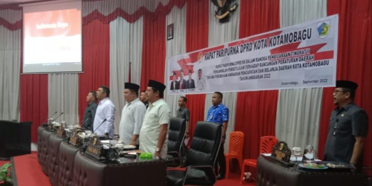 Dipimpin Ketua Mekal, DPRD Kotamobagu Paripurnakan Pengambilan Persetujuan Ranperda Perubahan APBD 2022