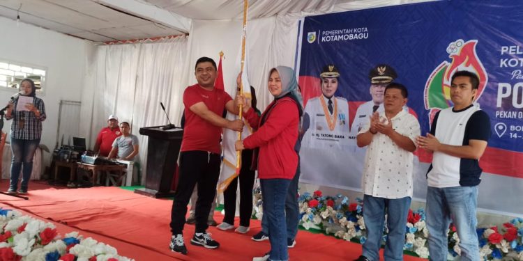 Lepas Kontingen Untuk PorProv Sulut, Ketua Meiddy Optimis Kotamobagu Capai Target