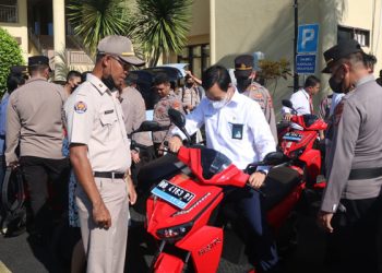 Polda Sulut Sosialisasikan Penggunaan Kendaraan Listrik ke Personel