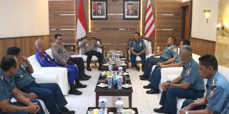 Jalin Silaturahmi dan Sinergitas, Kapolda Sulut Kunjungi Danlantamal VIII Manado