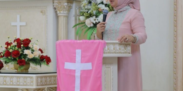 Hadiri Acara Natal Kudus, Walikota Ucapkan Terimakasih Kepada Jemaat GMIBM dan Seluruh Umat Nasrani Kotamobagu