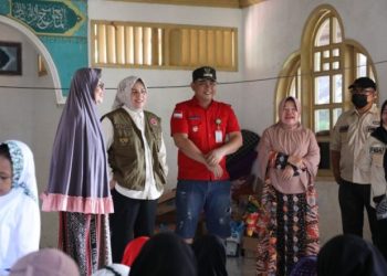 Berbagai Kasih Bersama Rasa, Walikota Ir Hj Tatong Bara Kunjungi 5 Titik Terdampak banjir Manado