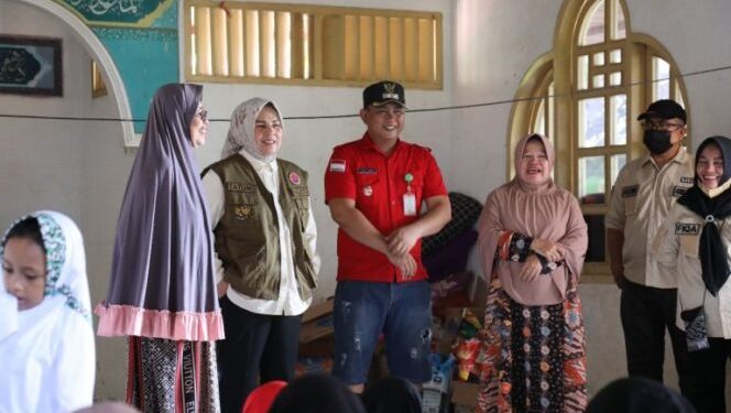 Berbagai Kasih Bersama Rasa, Walikota Ir Hj Tatong Bara Kunjungi 5 Titik Terdampak banjir Manado