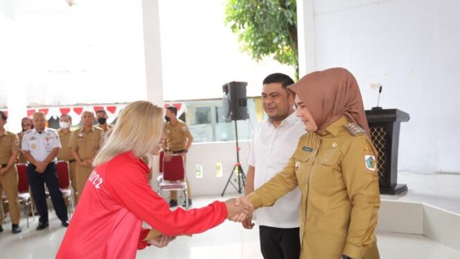 Atlet dan Pelatih Berprestasi di Porprov Sulut, Terima Bonus Dari Walikota