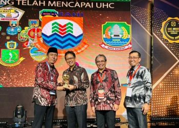 Terima UHC Award Tahun 2023, Bupati Iskandar : Ini Merupakan Wujud Nyata Komitmen Pemda