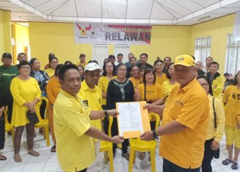 Figur Baru Dapil III Di Kawal Ratusan Masa, RM Si Mantan Sangadi Resmi Mendaftar Caleg Partai Golkar