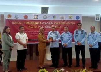 Walikota Kotamobagu Buka Rapat Tim Pengawasan Orang Asing