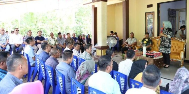 Di Temani Dandim 1303 Bolmong ,Walikota Kotamobagu Lakukan Safari Natal