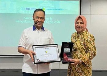 Terima Penghargaan BerAKHLAK Dari ESQ Group, Walikota Jelaskan Ini ke ASN Pemkot