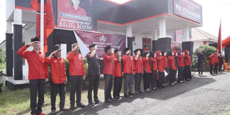 Bersatu Dalam Bingkai Pancasila, DPC PDI Perjuangan Bolsel Gelar Upacara Bendera