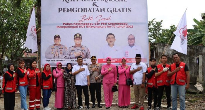 Diikuti Ratusan Masyarakat, Baksos Jelang HUT Bhayangkara ke-77 Sukses Digelar PMI dan Polres Kotamobagu