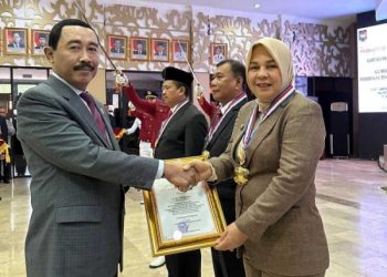 Terima Tanda Penghargaan Kartika PPM, Walikota Berhasil Lewati Penilaian Ketat IPDN