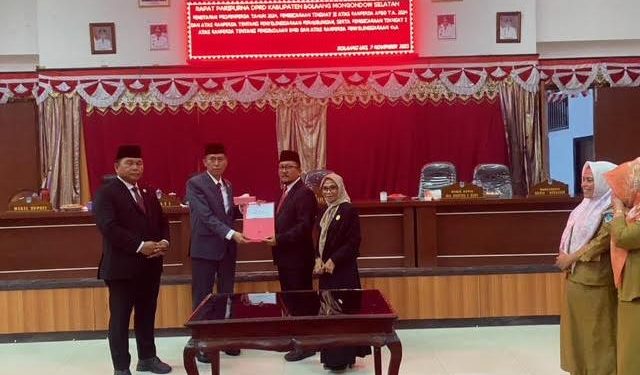 Gelar Lima Agenda Penting, Ketua DPRD Bolsel Pimpin Rapat Paripurna Istimewa