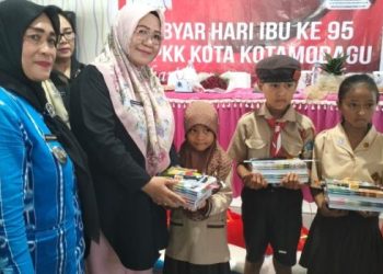 Gebyar Hari Ibu, Ketua TP-PKK Kotamobagu Gelar Giat Bersama Masyarakat Desa Pontim