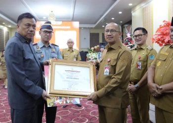 Capai Nilai Tertinggi Di Sulut, Pj Walikota Terima Penghargaan Kota Peduli HAM 2023