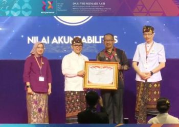 Pj Walikota Terima Langsung Penghargaan Implementasi RB Terbaik 2023