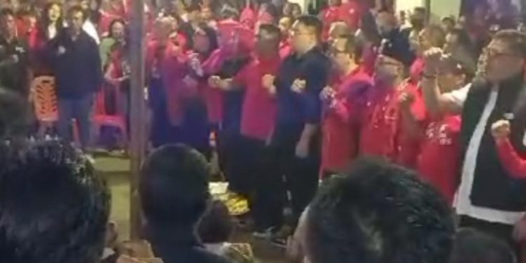 Jemput Bung Rio, Kediaman Ketua DPC PDI-P Kotamobagu Jadi Lautan Merah