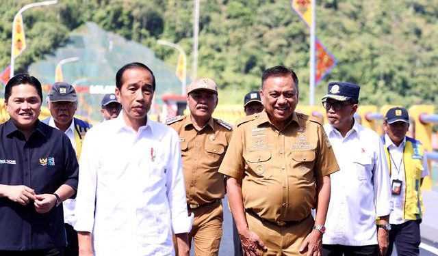 Presiden Kedua Injakkan Kaki Di Bolmong, Jokowi Disambut Bupati Limi Mokodompit Dan Masyarakat