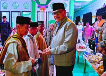 Pimpin Safari ramadhan, Bupati Limi Buka Puasa Di Modomang dan Tarwih Di Siniyung