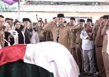 Lepas Jenazah Mantan Bupati Bolmong, Jusnan Ajak Masyarakat Doakan Almarhum Papap Da’a