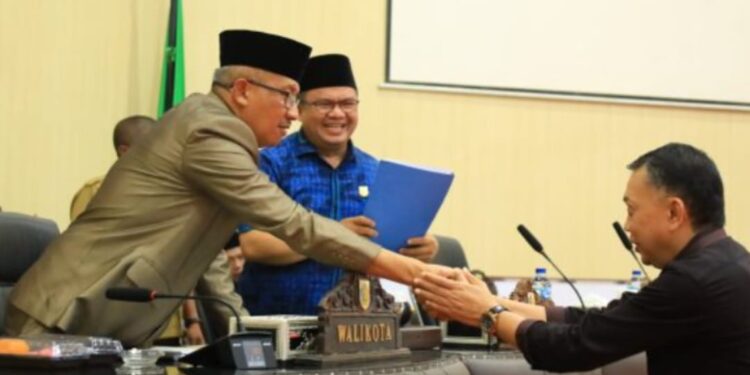 Ikuti Paripurna Bersama DPRD, Pj Walikota Sampaikan Ranperda Pertanggungjawaban APBD 2023