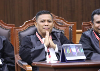 Mahkamah Konstitusi Kabulkan Sebagian Gugatan Irwan – Haroni